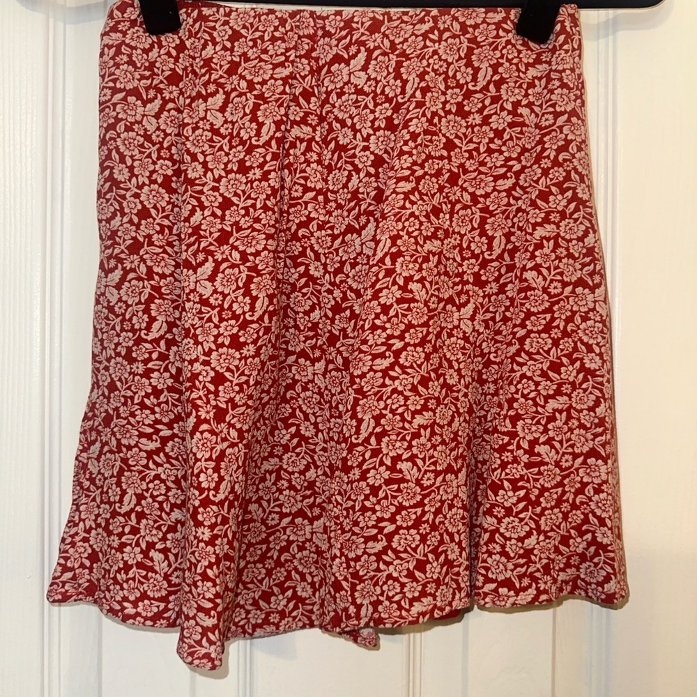 AE Floral Red Skirt - Picture 11 of 12